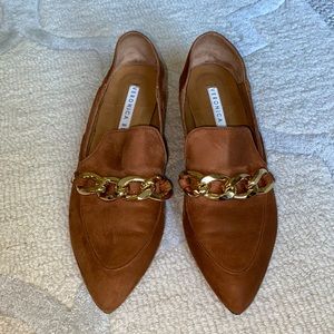 Veronica beard size 7 (women’s 37.5) brown chain loafers